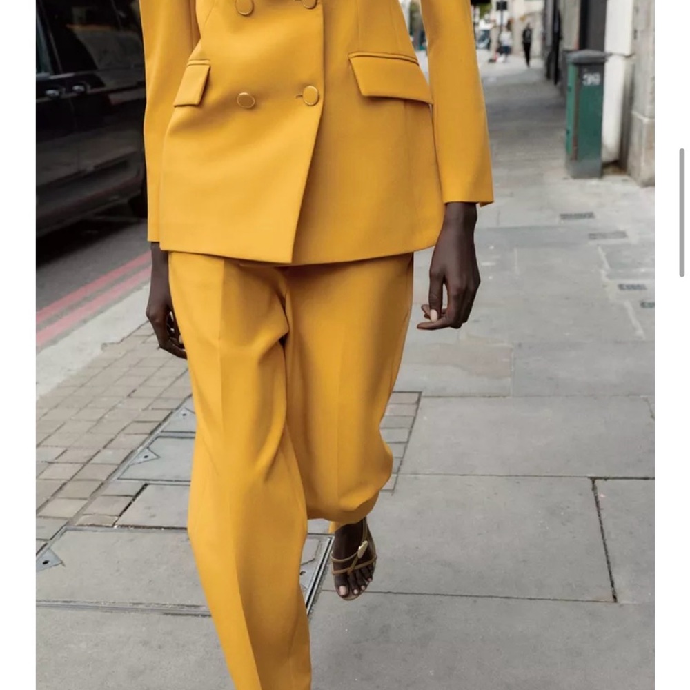 SET DOUBLE BREASTED BLAZER WITH SHOULDER PADS AND PANTS. - Picture 2 of 11